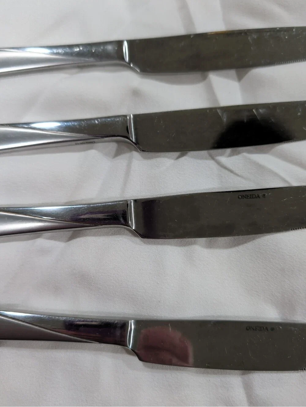 Oneida River Dinner Knives Set Of 4 9 3/8